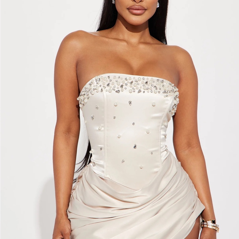 Elegant Strapless Cream Dress
